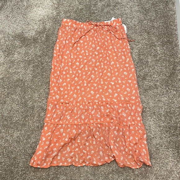 Classic concepts maxi skirt - Picture 1 of 2